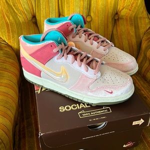 Nike x Social Status Strawberry Milk Dunks M8.5/W10
